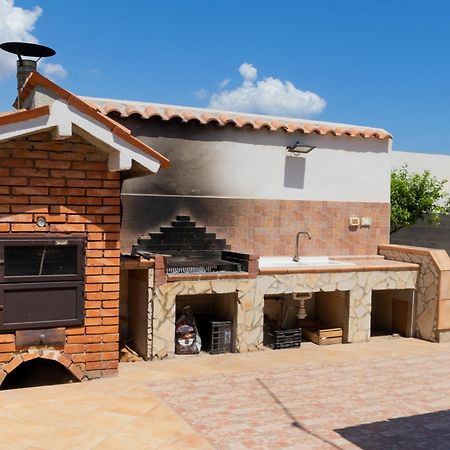 Amaris Mango Seafront Villa Гранелли Экстерьер фото