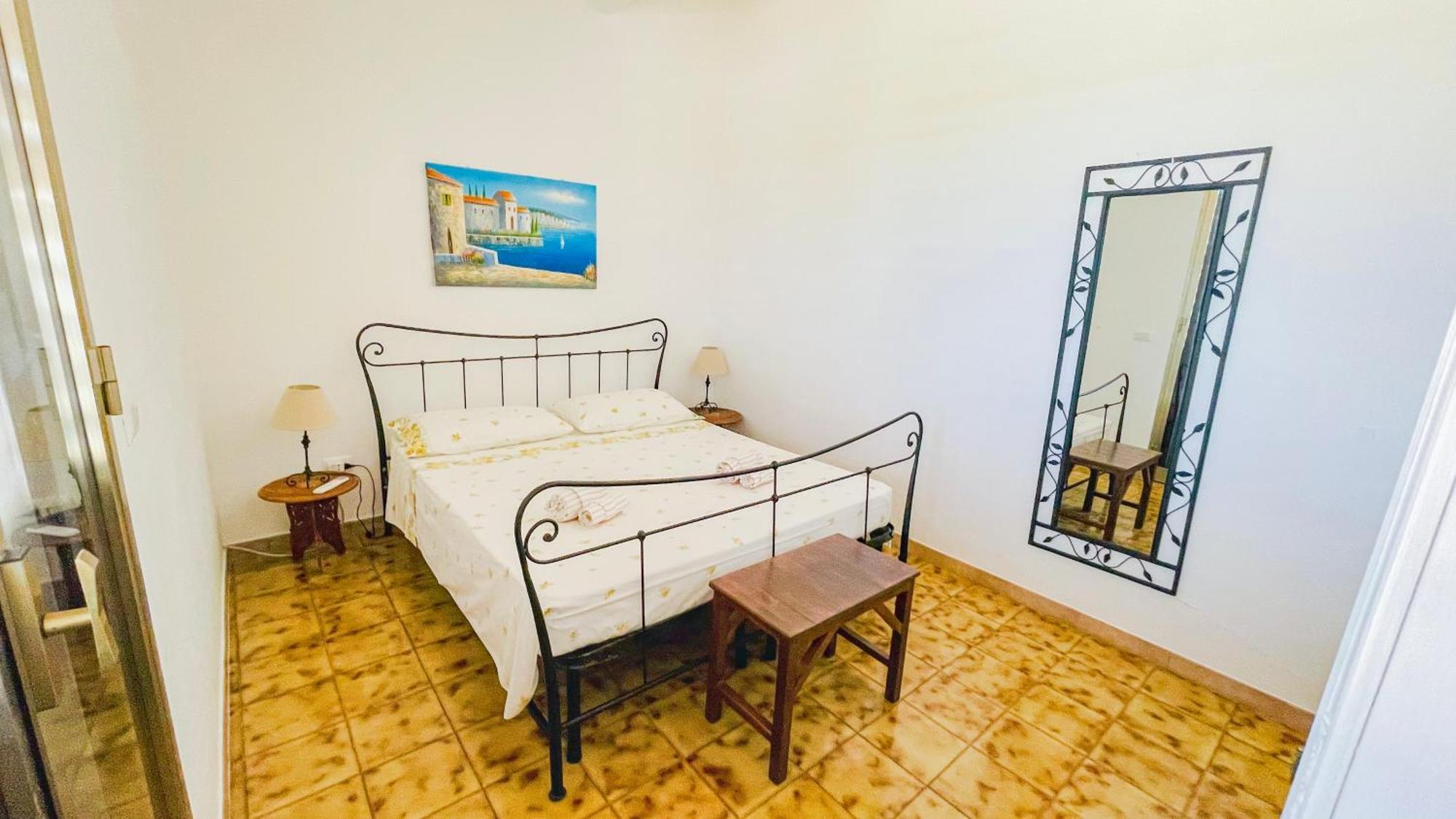 Amaris Mango Seafront Villa Гранелли Экстерьер фото